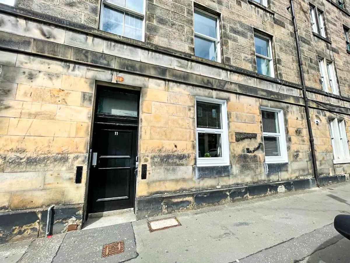 Desirable 2 Bed Apt Near Edinburgh Castle